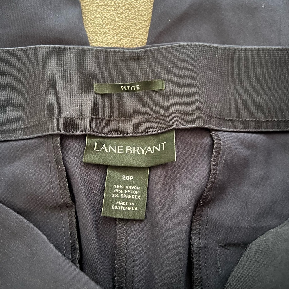 NWT Women’s Lane Bryant Dark Blue Trousers Ankle Size 20P - Picture 2 of 8